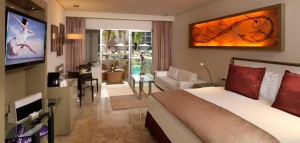 13paradisusplayadelcarmen-laesmeralda-luxury-suite-room-swim-upg