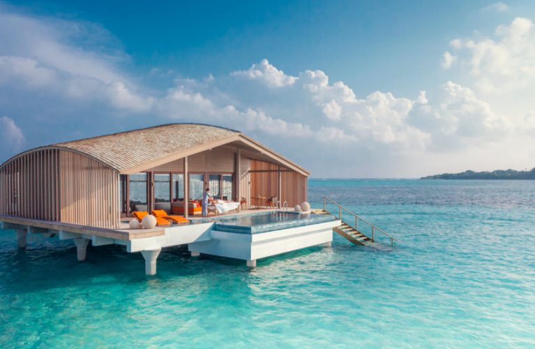 clubmed_pool_sea_luxury_villa_maldives_0