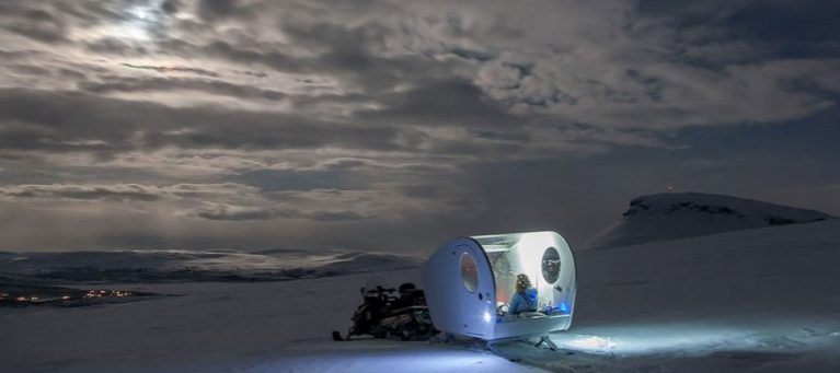 camping sous les aurores boréales