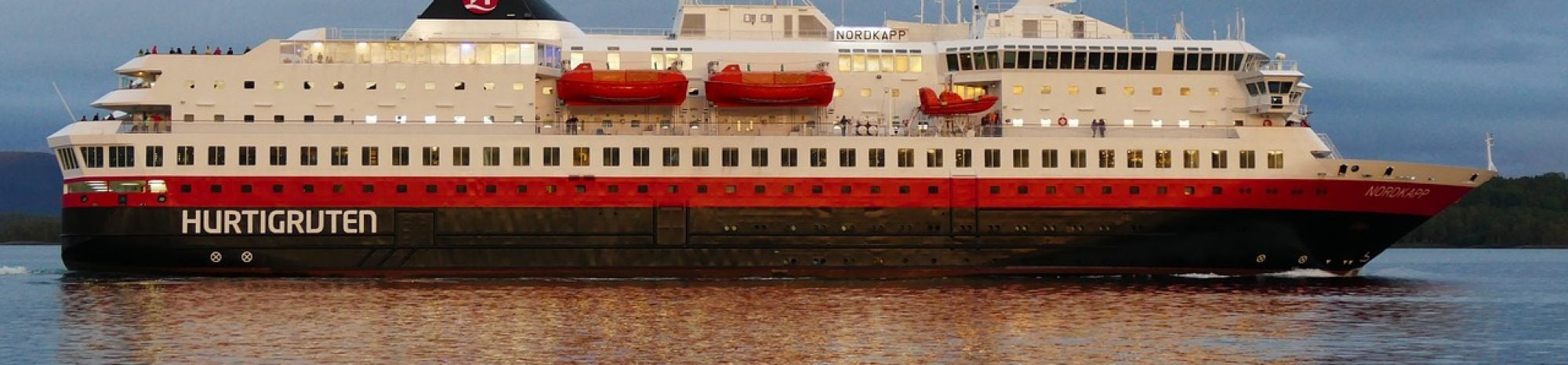 La compagnie de croisière norvégienne Hurtigruten annonce qu’elle va alimenter ses navires avec… du poisson mort!